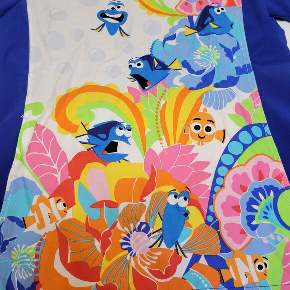 Cherokee Tooniforms Small Finding Dory Print V-Neck Scrub Top Nursing Nemo GUC - Picture 2 of 5